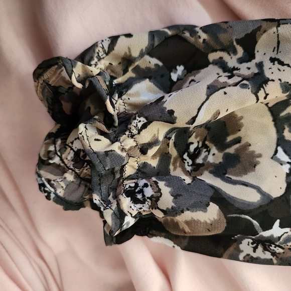 A.N.A. A New Approach Flowy Boho Bohemian Top Blouse Women's Medium M Floral EUC - Picture 6 of 10